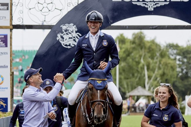 Battle at the Top: Fredricson Leads Fuchs as the competition heats up in the  FEI World Jumping Rankings.