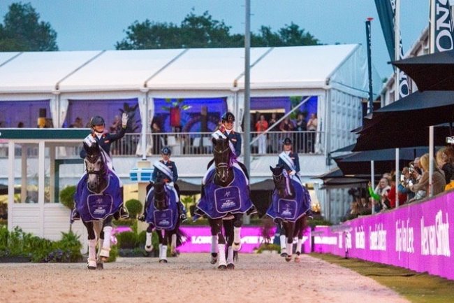 All female-squad leads The Netherlands to victory in Rotterdam