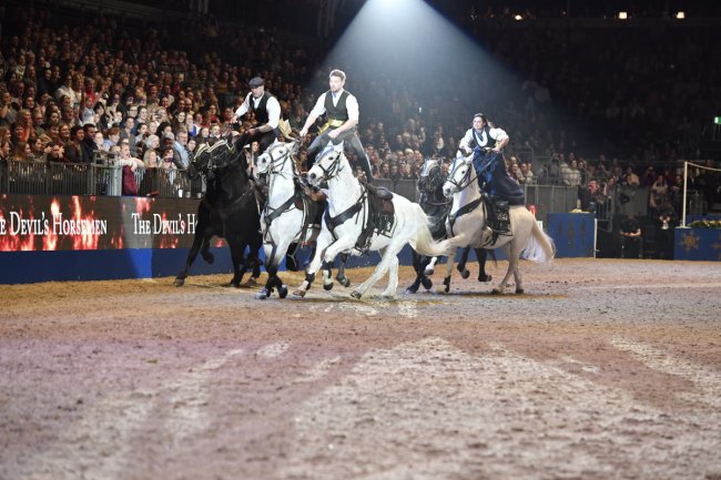 TOP HOLLYWOOD STUNT TEAM, THE DEVIL’S HORSEMEN, TO PERFORM AT THE LONDON INTERNATIONAL HORSE SHOW