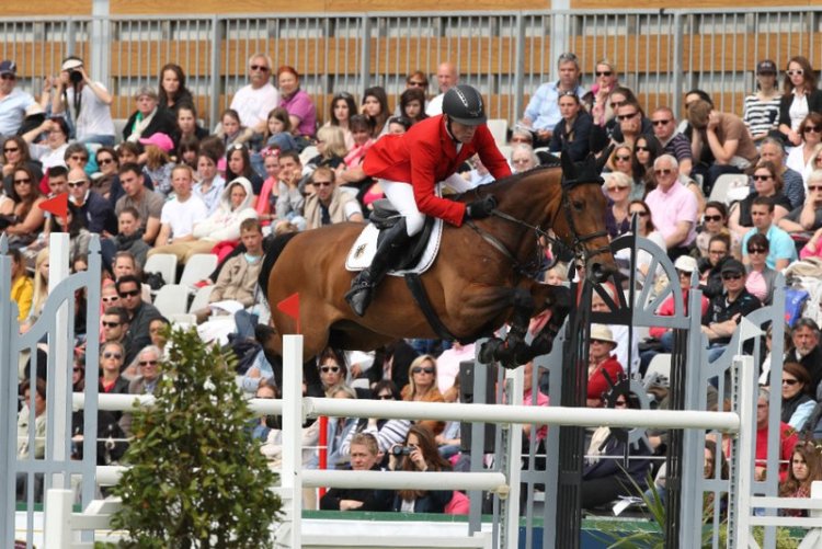 News Flash - Trophée des Légendes : Lars Nieberg replaces Lesley McNaught