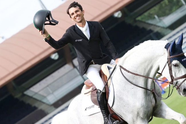 Marlon Modolo Zanotelli Secures Victory in CSI4* Grand Prix at Longines Tops International Arena