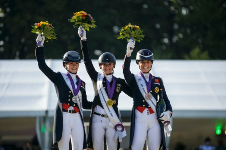 Freestyle victory for Von Bredow-Werndl brings thrilling Championship to a close