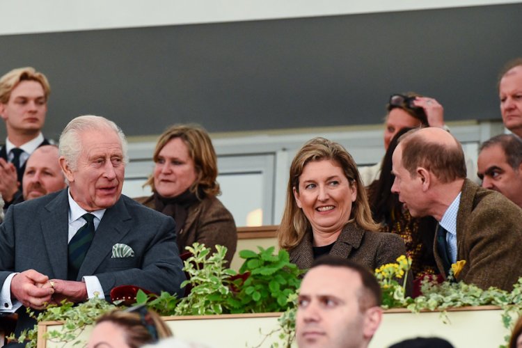 HIS MAJESTY THE KING DELIGHTS  AT ROYAL WINDSOR HORSE SHOW
